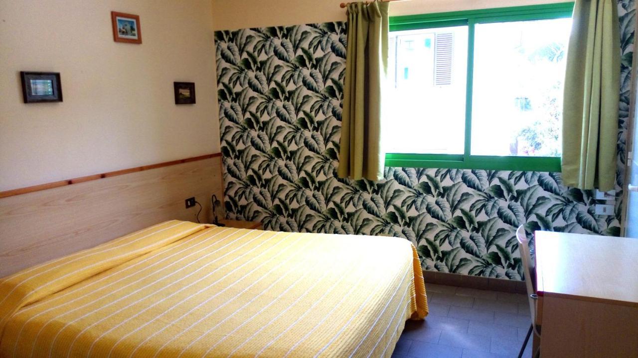 Hotel Lupo Di Mare Marina di Castagneto Carducci Exteriör bild