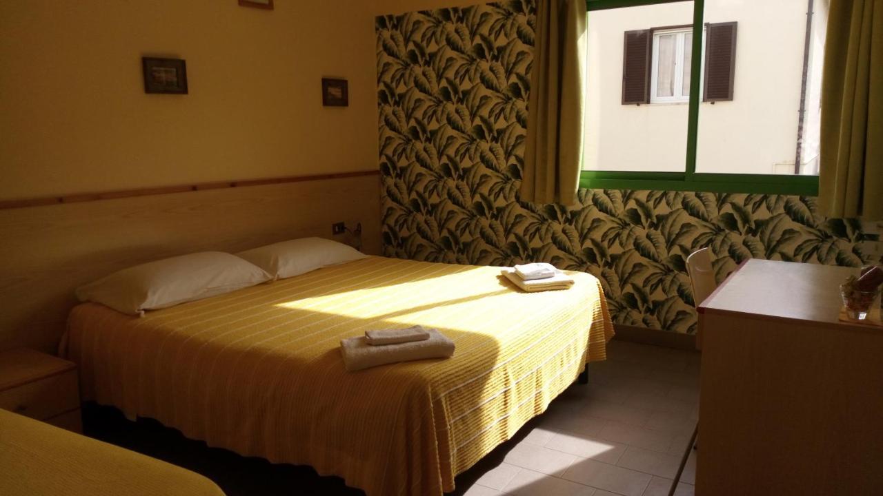 Hotel Lupo Di Mare Marina di Castagneto Carducci Exteriör bild